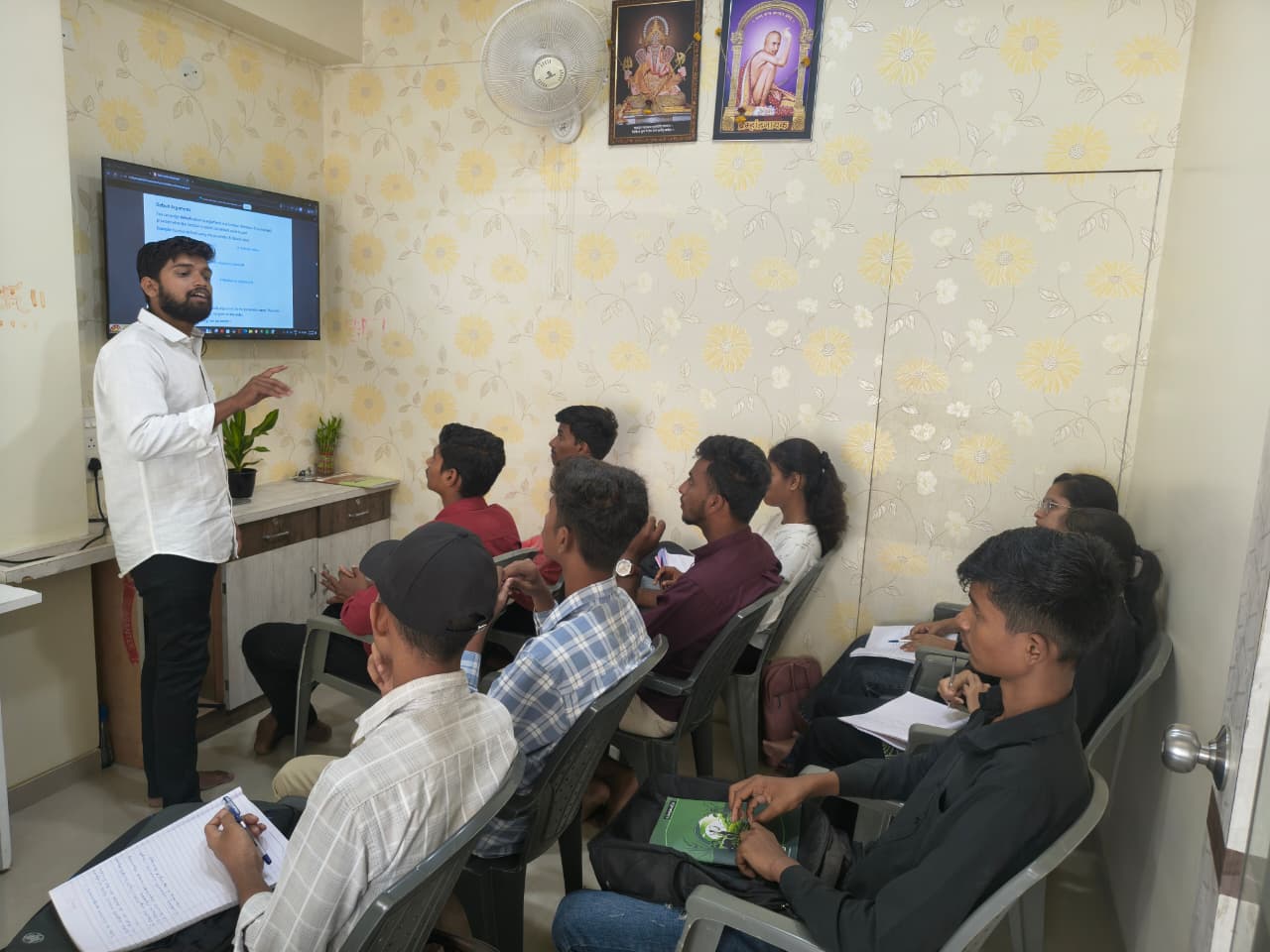 Jay Dynamic Solutions learning and technology program, photo 1